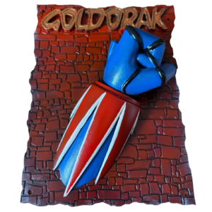 poing de héro robot anime imprimée en 3D et peinte à la main