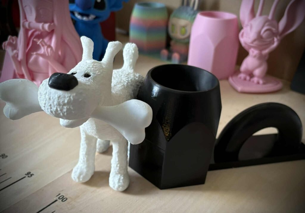 Pot à crayons et support photo en impression 3D personnalisé avec figurine chien